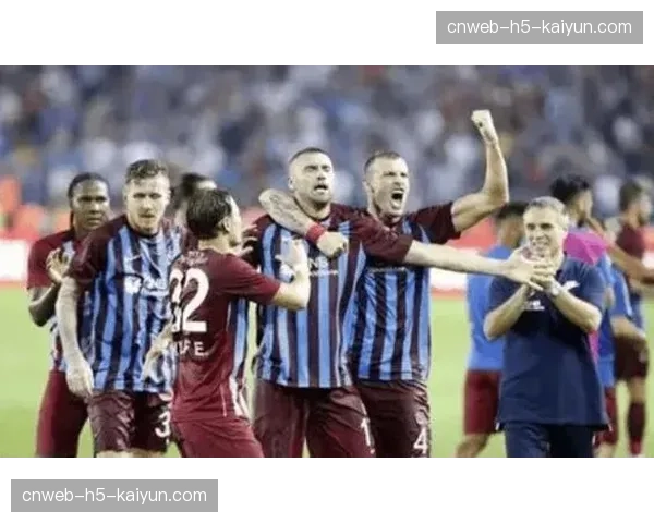 战报：维罗纳1-0小胜莱切，制胜球来自边后卫插入肋部完成的低平传中